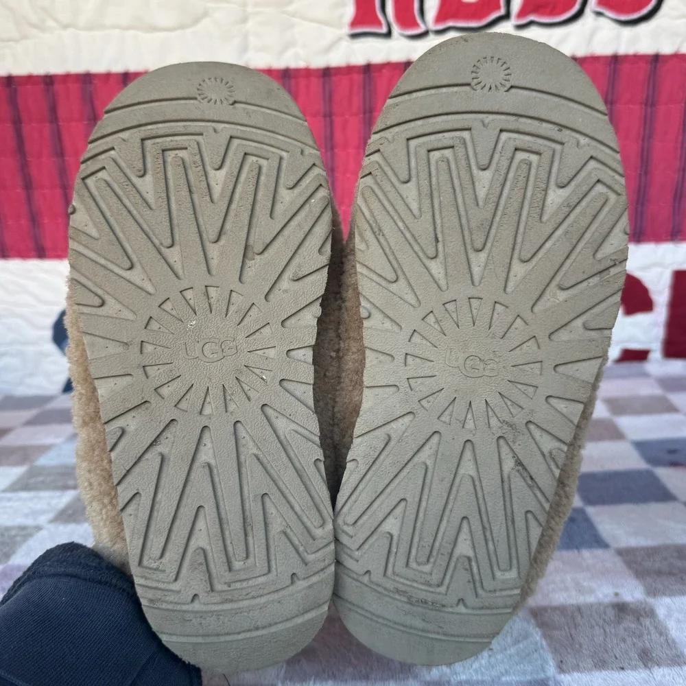 Size 5 - CHESTNUT UGG‎ MAXI CURLY TAZZ SHEEPSKIN SLIPPERS 1167810K